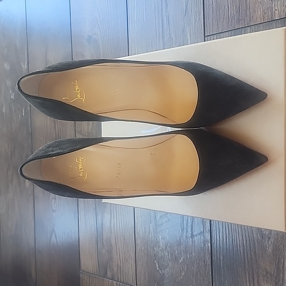 EUC Christian Louboutin So Kate Velour Heels - Picture 2 of 7